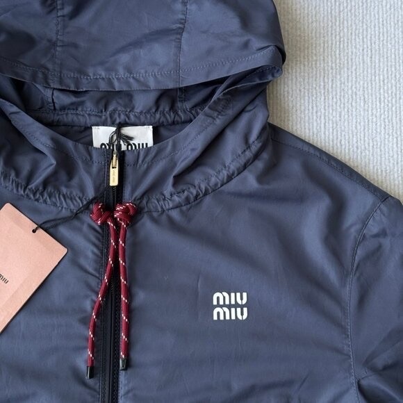 Miu Miu Navy Hooded Zip Jacket & Drawstring Shorts Set with Red Accents - Picture 2 of 3